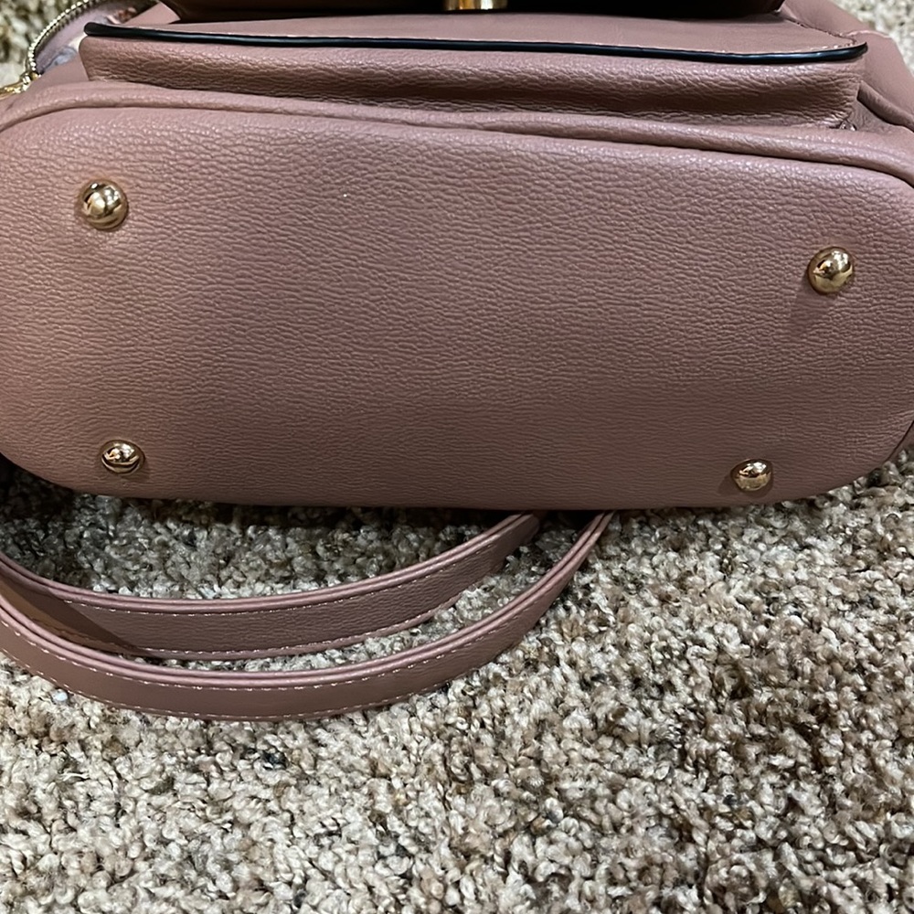 Small Bee Backpack. - image 7